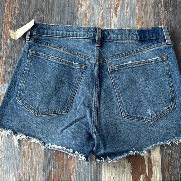 NWT Abercrombie women’s Jean shorts size 30/10 - Picture 2 of 9